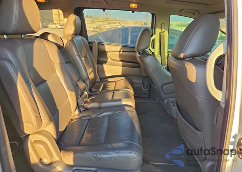 2014 Honda Odyssey Touring z USA, uszkodzony, nr VIN 5FNRL5H97EB077021